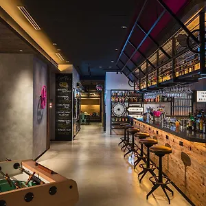 Moxy Honmachi By Marriott Hotel